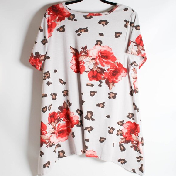 LuLaRoe Irma Tunic Top Red Floral Leopard Print - P2P 22" - Picture 2 of 6